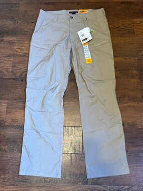 5.11 Tactical men’s Apex pants size 38W 34L brand new with tags.